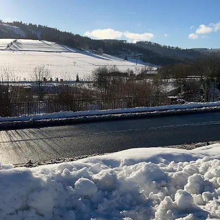App Mit Seeblick Am Hillebachsee In Ot *